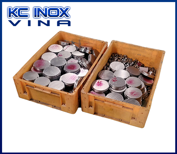 304 stainless steel round bars (turned)